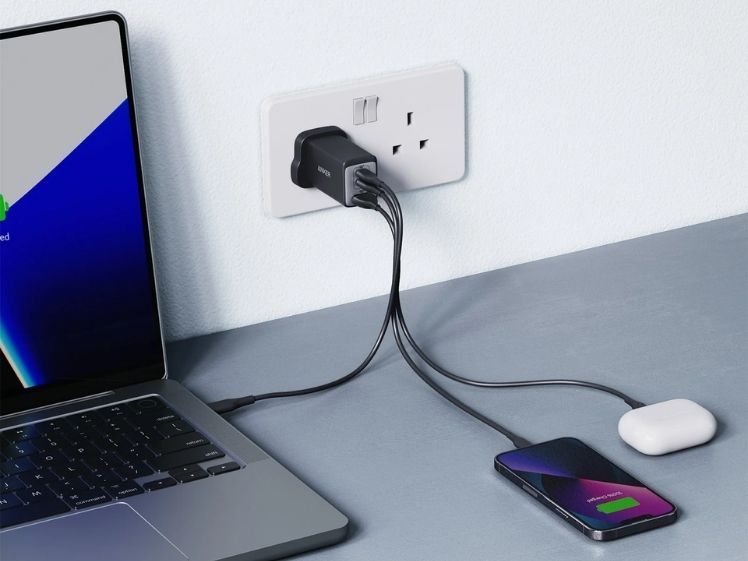 Best Mobile Charger UK in 2026: Choose With Confidence
